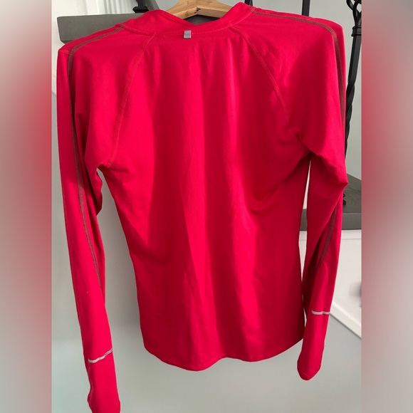 Nike women’s dry fit long sleeve top - Picture 2 of 7